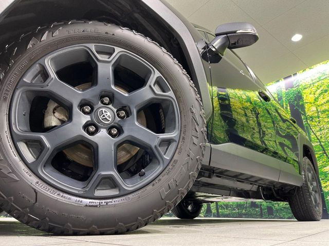 �y����18�C���`�A���~�z�C�[���z�O�ςɃ}�b�`���������A���~�z�C�[���𑕒����Ă���܂��B�e��ЊO�A���~�z�C�[����A�X�^�b�h���X�^�C�����戵�����Ă���܂��B���񂲑��k����������