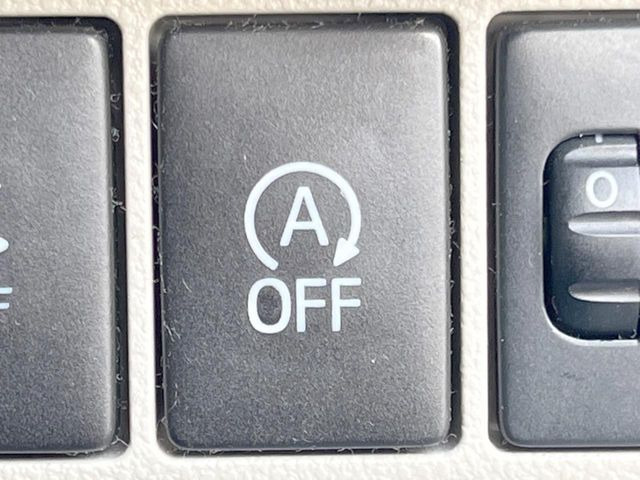 �y�A�C�h�����O�X�g�b�v�z�ԐM����a�؂Œ�Ԃ����ۂɃG���W�����~���A���ʂȔR���̏����}���܂��B�R��������ی�ɂȂ���@�\��G���W���̓u���[�L�𗣂��΍Ďn�����܂��B