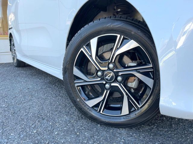 �y����14�C���`�A���~�z�C�[���z�O�ςɃ}�b�`���������A���~�z�C�[���𑕒����Ă���܂��B�e��ЊO�A���~�z�C�[����A�X�^�b�h���X�^�C�����戵�����Ă���܂��B���񂲑��k����������