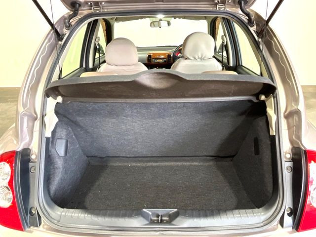 ���i�̂���������ʋ΁A���}���ɏ\���ȉ׎��X�y�[�X���m�ۂ��Ă���܂��B