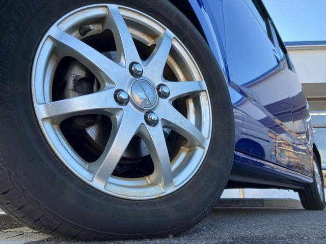 �y14�C���`�A���~�z�C�[���z�O�ςɃ}�b�`�����A���~�z�C�[���𑕒����Ă���܂��B�e��A���~�z�C�[����A�X�^�b�h���X�^�C�����戵�����Ă���܂��B���񂲑��k����������