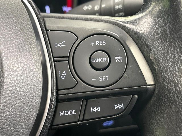 【レーダークルーズコントロール】高速道路での長距離走行が楽に!!自動で速度を保つクルーズコントロールが、衝突軽減システムと連携し、前方の車両を感知して車間を保つように速度調節してくれます!!