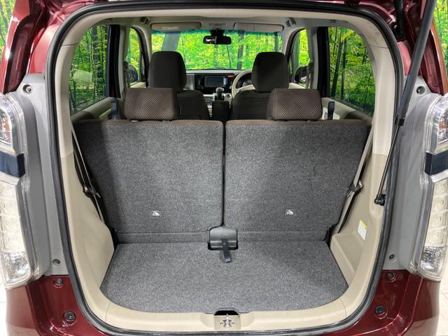 ���i�̂���������ʋ΁A���}���ɏ\���ȉ׎��X�y�[�X���m�ۂ��Ă���܂��B�Z�J���h�V�[�g��|���ƁA�傫�ȉו��̐ύڂ��\�ł���