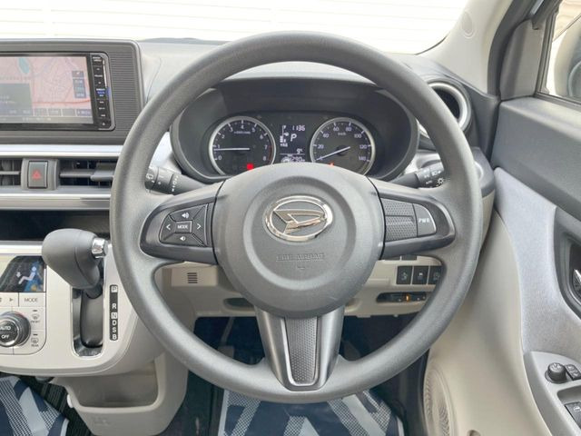 �y�X�e�A�����O�X�C�b�`�z�^�]���A�O������ڐ������炷���ƂȂ��A�I�[�f�B�I���̑��삪�\�ȕ֗��@�\!���S&���K�ȃh���C�u�����o���Ă���܂���