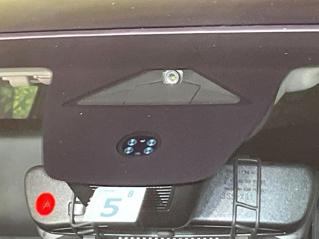 �y�z���_�Z���V���O�z���s���ɑO���̎ԗ�����F�����A�Փ˂������Ȏ��͌x��ƃu���[�L�ŏՓˉ���Ɣ�Q�y�����A�V�X�g�B�����S�Ƀh���C�u�����y���݂��������܂��B