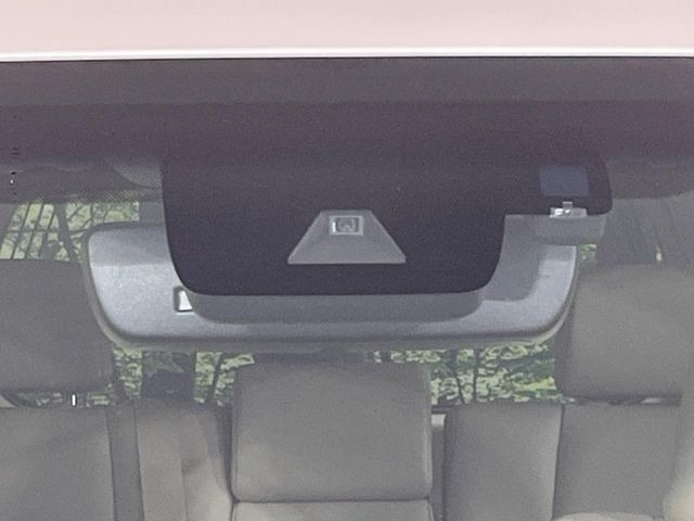 �y�g���^�Z�[�t�e�B�Z���X�z���s���ɑO���̎ԗ�����F�����A�Փ˂������Ȏ��͌x��ƃu���[�L�ŏՓˉ���Ɣ�Q�y�����A�V�X�g�B�����S�Ƀh���C�u�����y���݂��������܂��B