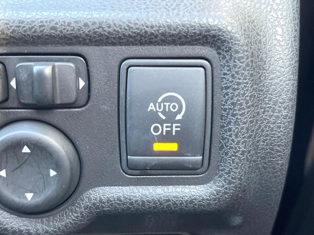 �y�A�C�h�����O�X�g�b�v�z�ԐM����a�؂Œ�Ԃ����ۂɃG���W�����~���A���ʂȔR���̏����}���܂��B�R��������ی�ɂȂ���@�\��G���W���̓u���[�L�𗣂��΍Ďn�����܂��B