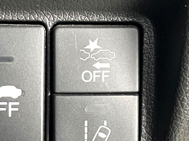 �y�z���_�Z���V���O�z���s���ɑO���̎ԗ�����F�����A�Փ˂������Ȏ��͌x��ƃu���[�L�ŏՓˉ���Ɣ�Q�y�����A�V�X�g�B�����S�Ƀh���C�u�����y���݂��������܂��B