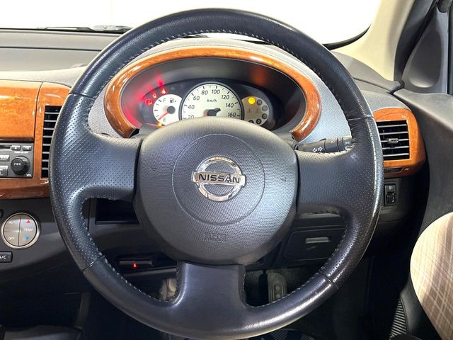 �y�����v�����X�e�A�����O�z�㎿�Ȋv���g�p���邱�ƂŁA��ɂ����������݂ƂĂ��^�]���₷���n���h���ł���