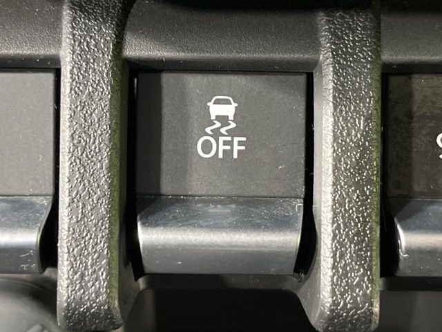 �y������h�~���u�z�ԗ��̉���������m����ƁA�����I�Ɏԗ��̐i�s������ۂ悤�Ɏԗ��𐧌䂵�܂��B�J�̓��ȂǊ���₷���H�ʏ󋵂ł����S�ȉ^�]���\�ł��B