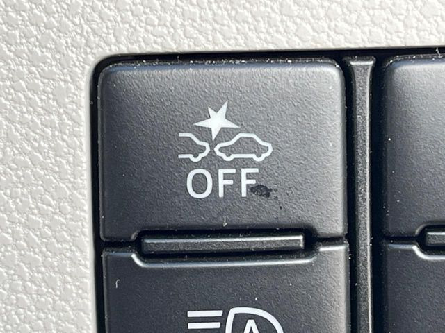 �y�X�}�[�g�A�V�X�g�z���s���ɑO���̎ԗ�����F�����A�Փ˂������Ȏ��͌x��ƃu���[�L�ŏՓˉ���Ɣ�Q�y�����A�V�X�g�B�����S�Ƀh���C�u�����y���݂��������܂��B