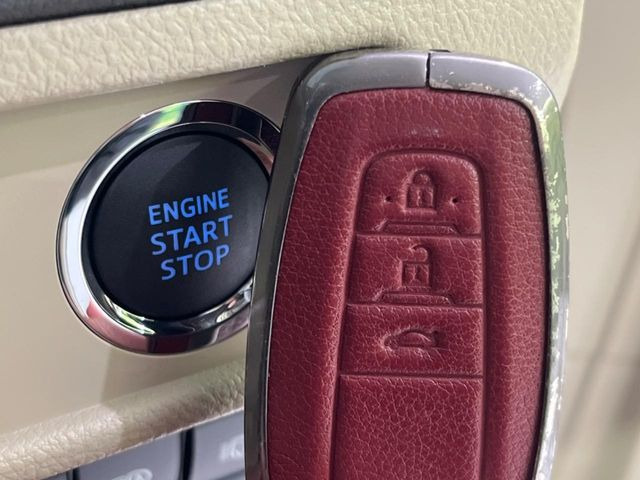 �y�X�}�[�g�L�[�z�J�o����|�P�b�g�ɓ��ꂽ�܂܂ł��h�A�̎{���E�������\�ȃX�}�[�g�L�[�𑕔��B�G���W���̃I���E�I�t�����J�M�����o���K�v����������Ƃ��Ă��֗��ł���