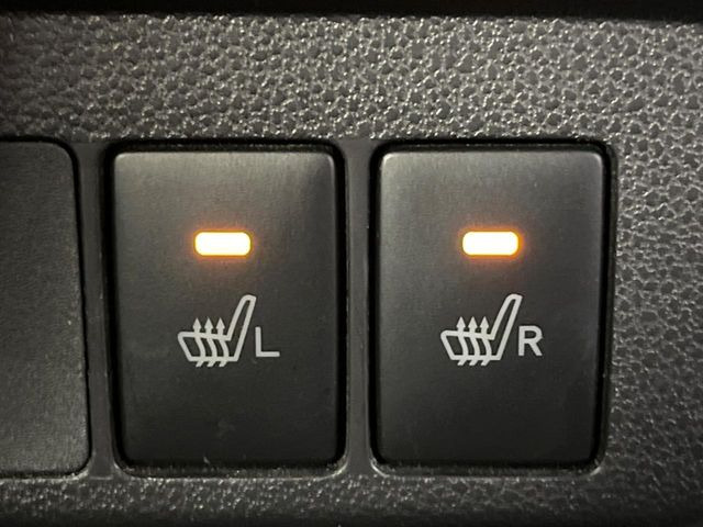 【シートヒーター】寒い日に重宝するシートヒーター!エアコンより早く温まってくれるので寒がりの人も安心ですね♪エアコンの温風は乾燥するから苦手、という方にもをおすすめです。