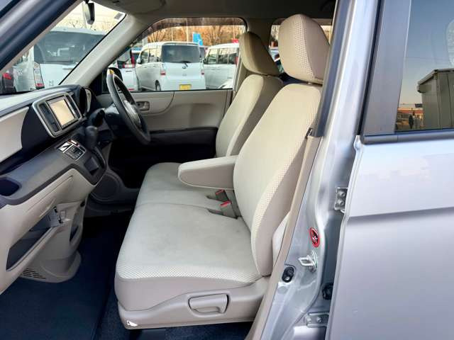 ���������ԑ����W�����ł�!���̋@��ɐ��񂲗��X������!