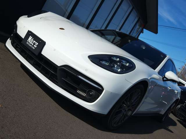 パナメーラ4 プラチナエディションPDK 4WD