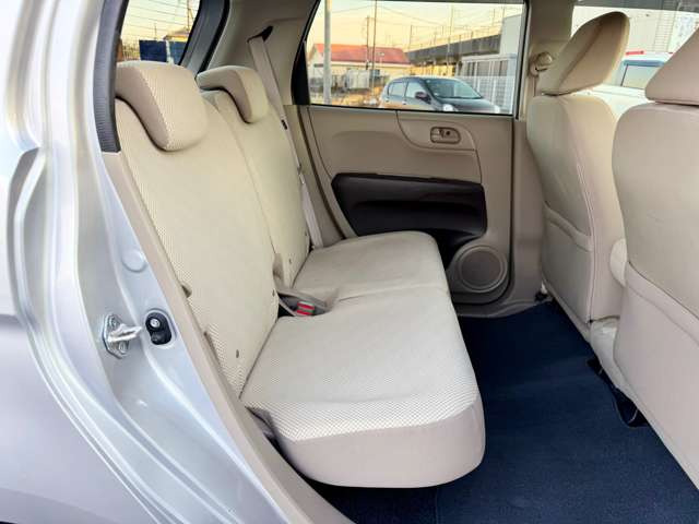 ���X�͍s�c�����R���̊��ˌ����_�̋߂��ɓX�܂��������܂��B���Ԃł��A�N�Z�X���₷���ꏊ�Ɍ�����܂��B�d�Ԃł��z���̍ۂ��Ŋ���JR���������w�܂ł��}���ɎQ��܂��B���C�y�ɂ��₢���킹������!