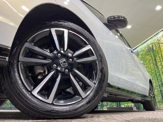 �y�����A���~�z�C�[���z�O�ςɃ}�b�`���������A���~�z�C�[���𑕒����Ă���܂��B�e��ЊO�A���~�z�C�[����A�X�^�b�h���X�^�C�����戵�����Ă���܂��B���񂲑��k����������