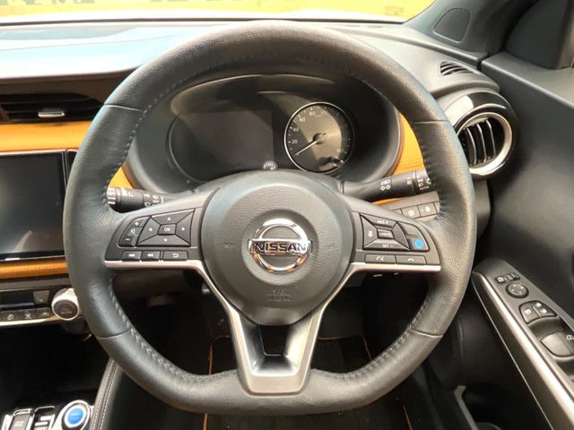 �y�����v�����X�e�A�����O�z�㎿�Ȋv���g�p���邱�ƂŁA��ɂ����������݂ƂĂ��^�]���₷���n���h���ł���