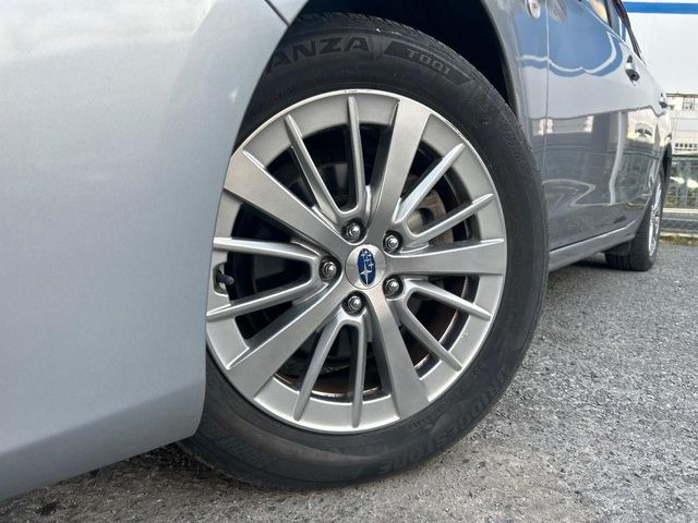 �y����16�C���`�A���~�z�C�[���z�O�ςɃ}�b�`���������A���~�z�C�[���𑕒����Ă���܂��B�e��ЊO�A���~�z�C�[����A�X�^�b�h���X�^�C�����戵�����Ă���܂��B���񂲑��k����������