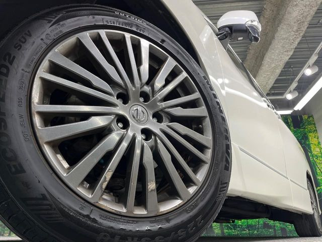 �y����18�C���`�A���~�z�C�[���z�O�ςɃ}�b�`���������A���~�z�C�[���𑕒����Ă���܂��B�e��ЊO�A���~�z�C�[����A�X�^�b�h���X�^�C�����戵�����Ă���܂��B���񂲑��k����������