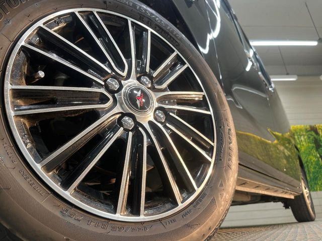 �y�A���~�z�C�[���z�O�ςɃ}�b�`�����A���~�z�C�[���𑕒����Ă���܂��B�e��A���~�z�C�[����A�X�^�b�h���X�^�C�����戵�����Ă���܂��B���񂲑��k����������