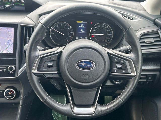 �y�����v�����X�e�A�����O�z�㎿�Ȋv���g�p���邱�ƂŁA��ɂ����������݂ƂĂ��^�]���₷���n���h���ł���