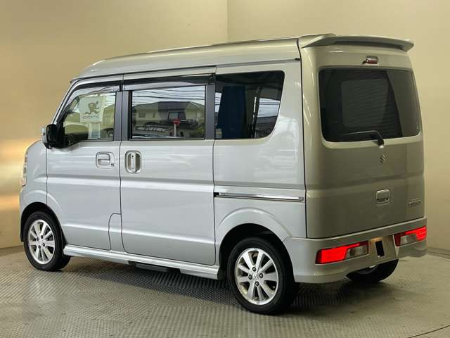 �l�C�̎Ԏ킪�����낢!�e���[�J�[ �ŐV�l�C�Ԃ����C���i�b�v!���ĐG���đI�ׂ�W����ł�!