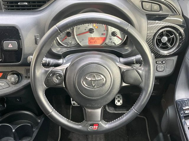 �y�����v�����X�e�A�����O�z�㎿�Ȋv���g�p���邱�ƂŁA��ɂ����������݂ƂĂ��^�]���₷���n���h���ł���