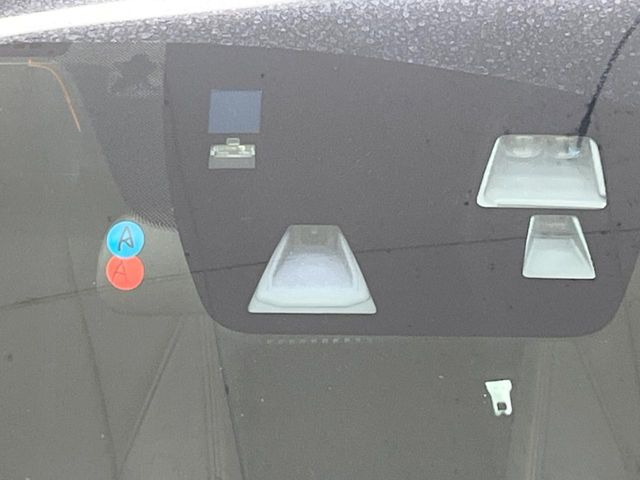 �yi-ACTIVESENSE�z���s���ɑO���̎ԗ�����F�����A�Փ˂������Ȏ��͌x��ƃu���[�L�ŏՓˉ���Ɣ�Q�y�����A�V�X�g�B�����S�Ƀh���C�u�����y���݂��������܂��B