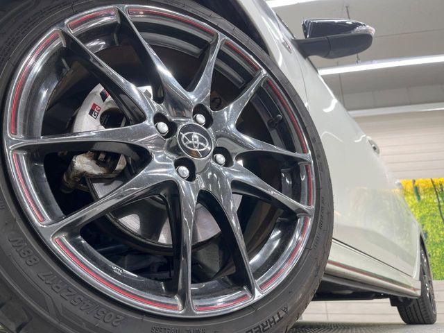 �y�O���[�h��p����17�C���`�A���~�z�C�[���z�f�U�C�����̍��������A���~�z�C�[���𑕒����Ă���܂��B�e��ЊO�A���~�z�C�[����A�X�^�b�h���X�^�C�����戵�����Ă���܂��B���񂲑��k����������