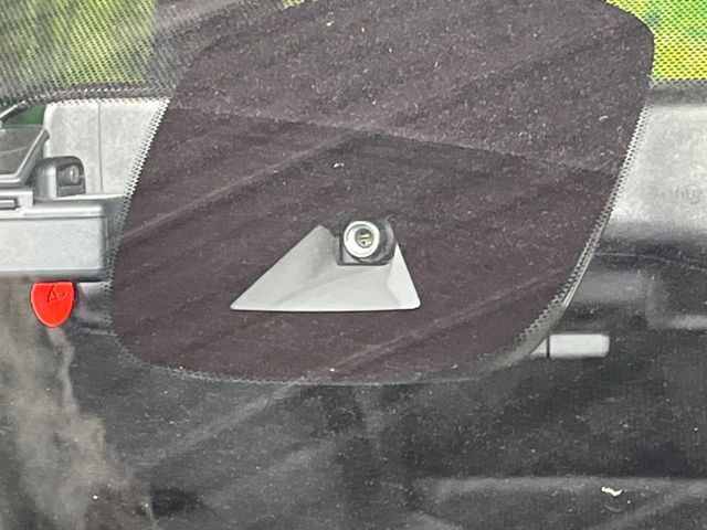 �y�G�}�[�W�F���V�[�u���[�L�z���s���ɑO���̎ԗ�����F�����A�Փ˂������Ȏ��͌x��ƃu���[�L�ŏՓˉ���Ɣ�Q�y�����A�V�X�g�B�����S�Ƀh���C�u�����y���݂��������܂��B