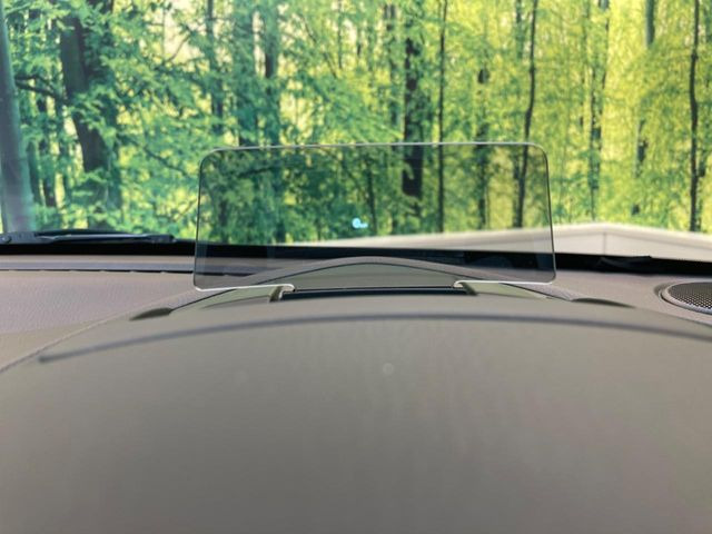 �y�w�b�h�A�b�v�f�B�X�v���C�z���݂̑��x�⑖�s�����f�W�^���\���ŉ^�]�ȑO���̃K���X�ɓ��e!�^�]���A�ڐ������炳���K�v�ȏ����m�F�ł���̂łƂ��Ă��֗��ň��S!