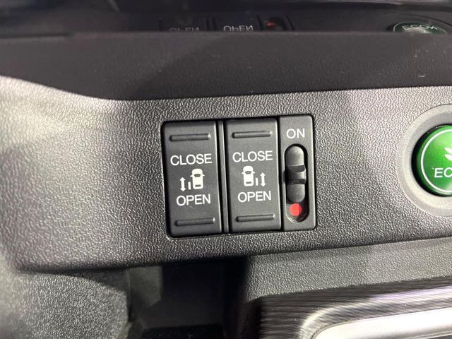 �y�����p���[�X���C�h�h�A�z�X�}�[�g�L�[��^�]�Ȃ̃X�C�b�`�Ō�ȗ����X���C�h�h�A�̊J���\���d��������͂����ăh�A���J����K�v�������A�����Ȃ��q�l�ł��ȒP�ɊJ���߂ł����K�ł���