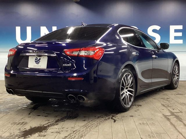 �������t�т̕ۏ؂̑��A���S�̍Œ�3�N�E���s�������ۏ�(�L��)�����p�ӁB�A���Ԃ����S���Ă��y���݂���������l�A�ۏؓ��e���[���͂������A�����_��&�I�C�������⃍�[�h�T�[�r�X���t�т��Ă���܂��B