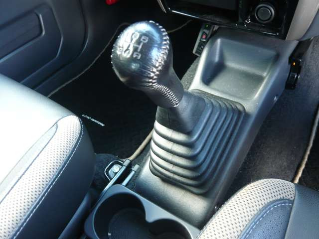 ��5���}�j���A���~�b�V������