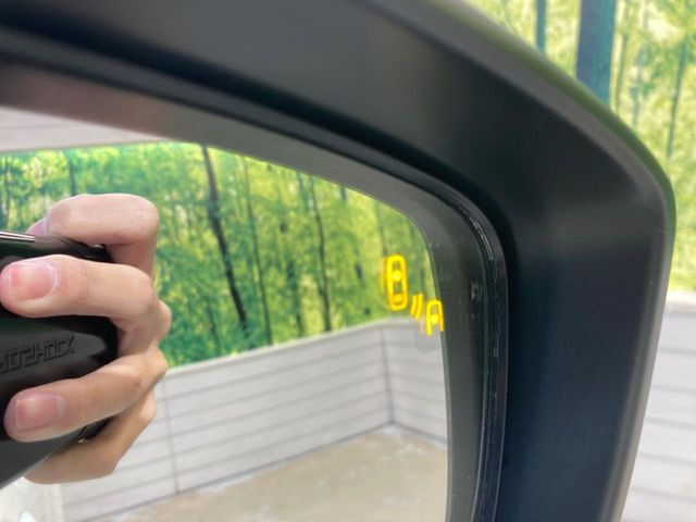 �y�u���C���h�X�|�b�g���j�^�����O�z���s���A�h�A�~���[�̎��p�ɂȂ�₷���ӏ��Ɍ㑱�Ԃ��ڋ߂���ƃT�C�h�~���[�t�߂Ɍx����\���A�h���C�o�[�ɒ��ӊ��N�����Ă���܂��B