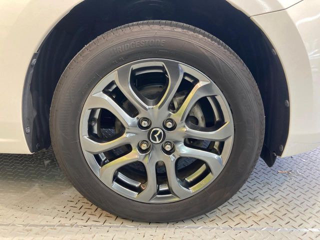 �y����16�C���`�A���~�z�C�[���z�O�ςɃ}�b�`���������A���~�z�C�[���𑕒����Ă���܂��B�e��ЊO�A���~�z�C�[����A�X�^�b�h���X�^�C�����戵�����Ă���܂��B���񂲑��k����������