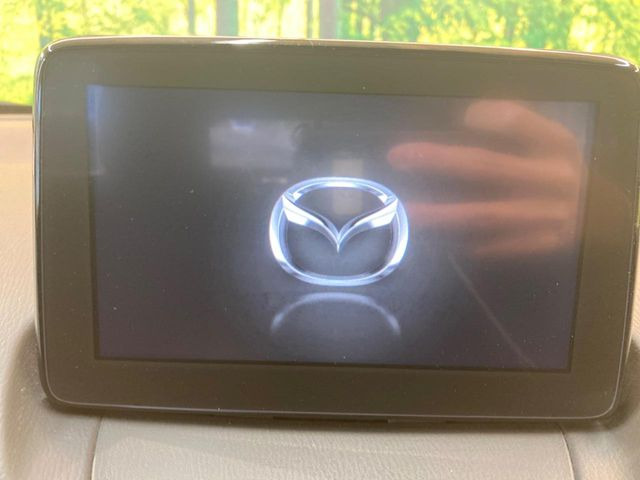 �y�}�c�_�R�l�N�g�i�r�z�ԓ��̕��͋C�Ƀ}�b�`������̌^�^�C�v�̃i�r�B�e����q�ݒ��Bluetooth�Đ����A�l�X�ȋ@�\���y���߂܂��B�����I�ȃ_�C�������삪�\�ŁA�g��������ǍD�ł��B