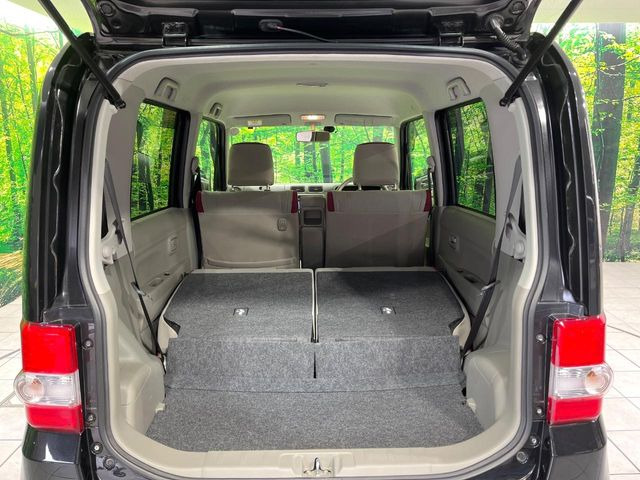 ���i�̂���������ʋ΁A���}���ɏ\���ȉ׎��X�y�[�X���m�ۂ��Ă���܂��B�Z�J���h�V�[�g��|���ƁA�傫�ȉו��̐ύڂ��\�ł���