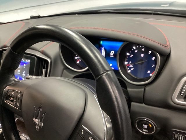 ���n���h�����̃X�������Ȃ��A���ꂢ�ȏ�Ԃ��ێ����Ă���܂��B�e�X�C�b�`���̓�����m�F�ς݂ł��B