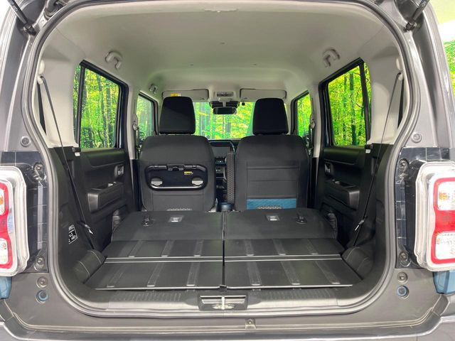 ���i�̂���������ʋ΁A���}���ɏ\���ȉ׎��X�y�[�X���m�ۂ��Ă���܂��B�Z�J���h�V�[�g��|���ƁA�傫�ȉו��̐ύڂ��\�ł���