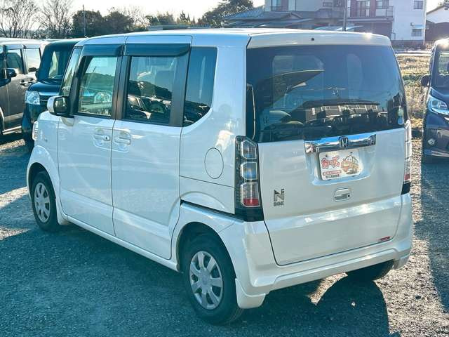 ���X�ł͌y�����Ԃ��畁�ʎԂ܂ŕ��L���I�[�����[�J�[�̎Ԏ�E�F�E�O���[�h��L�x�ɑ����Ă���܂��B