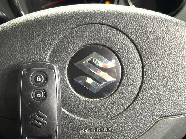 �y�L�[���X�X�^�[�g�V�X�e���z�J�o����|�P�b�g�ɓ��ꂽ�܂܂ł��h�A�̎{���E�������\�ȃX�}�[�g�L�[�𑕔��B�G���W���̃I���E�I�t�����J�M�����o���K�v����������Ƃ��Ă��֗��ł���