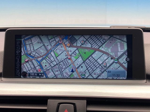 �������i�r:��̊��̂���i�r�́A����������ԓ������o���Ă���܂��B�I�[�f�B�I�@�\���[�����Ă���܂��̂ŁA�^�]�����y���߂܂���