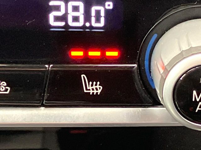 ���S�ȃV�[�g�q�[�^�[:���������ӂ�郌�U�[�V�[�g�ɁA�O�ȁE��ȂɃV�[�g�q�[�^�[�𓋍ڂ��Ă���܂��B