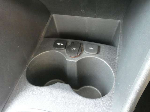 USB���͒[�q!�V�K�[�\�P�b�g���g�p���Ȃ��Ă����ڏ[�d�o���܂�!