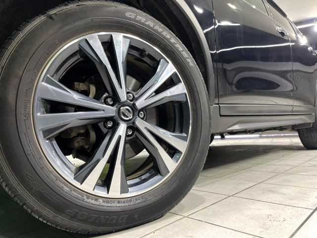 �y����17�C���`�A���~�z�C�[���z�O�ςɃ}�b�`���������A���~�z�C�[���𑕒����Ă���܂��B�e��ЊO�A���~�z�C�[����A�X�^�b�h���X�^�C�����戵�����Ă���܂��B���񂲑��k����������