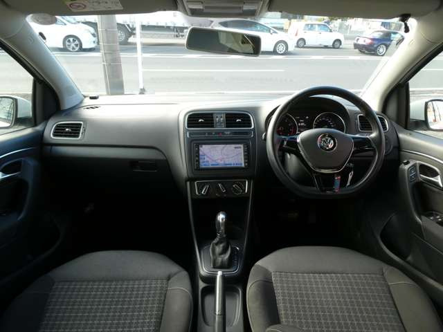 �i�����ꂽ�C���p�l����́A�X�^�C���b�V�������쐫�⎋�F���ɂ��D��A�O���̂��Ȃ��f�U�C���ɂȂ��Ă���܂�!