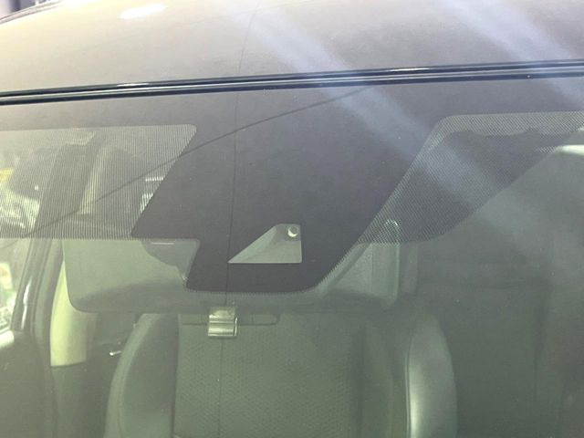 �y�C���e���W�F���g�G�}�[�W�F���V�[�u���[�L�z�t�����g�J�����őO���̎ԗ�����s�҂����m�B�Փ˂������Ȏ��͏Փ˔�Q�y���u���[�L���쓮�A�Փˉ�����T�|�[�g�B�����S�Ƀh���C�u�����y���݂��������܂��B