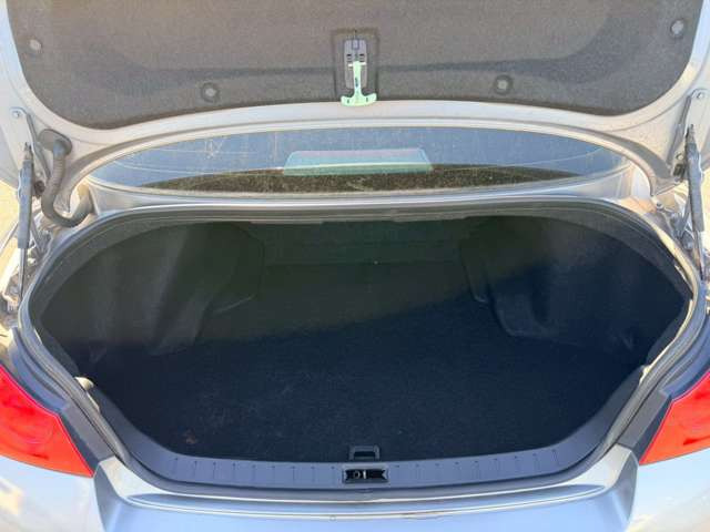 気になるお車がありましたら右の電話番号から直接お店にお問い合わせください。支払方法から車両情報、状態までなんでもご説明させて頂きます。スタッフ一同ご連絡お待ちしております。